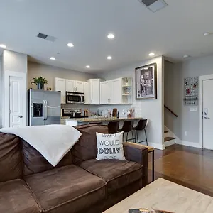 Stunning Minutes From Broadway , Nashville United States